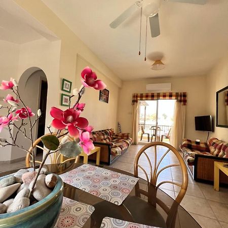 Sirena Kings Apartment Paphos Bagian luar foto