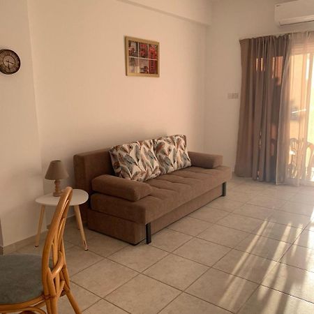 Sirena Kings Apartment Paphos Bagian luar foto