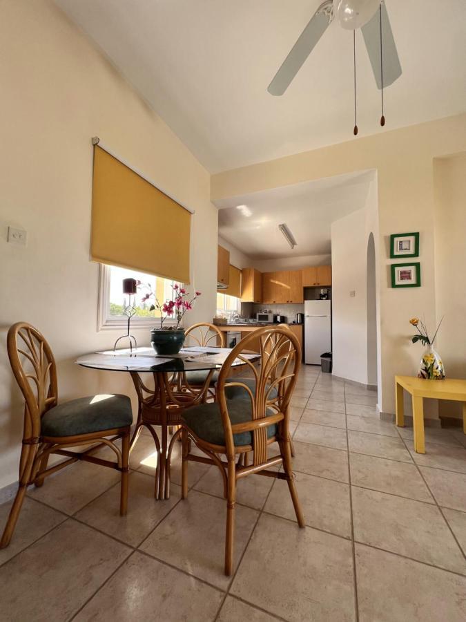 Sirena Kings Apartment Paphos Bagian luar foto