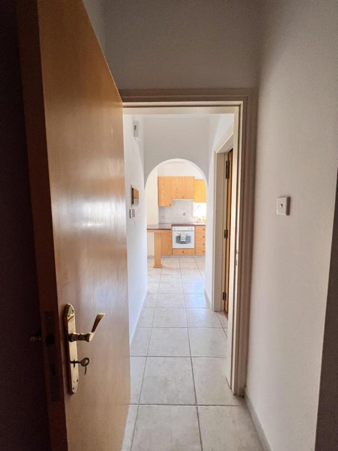 Sirena Kings Apartment Paphos Bagian luar foto