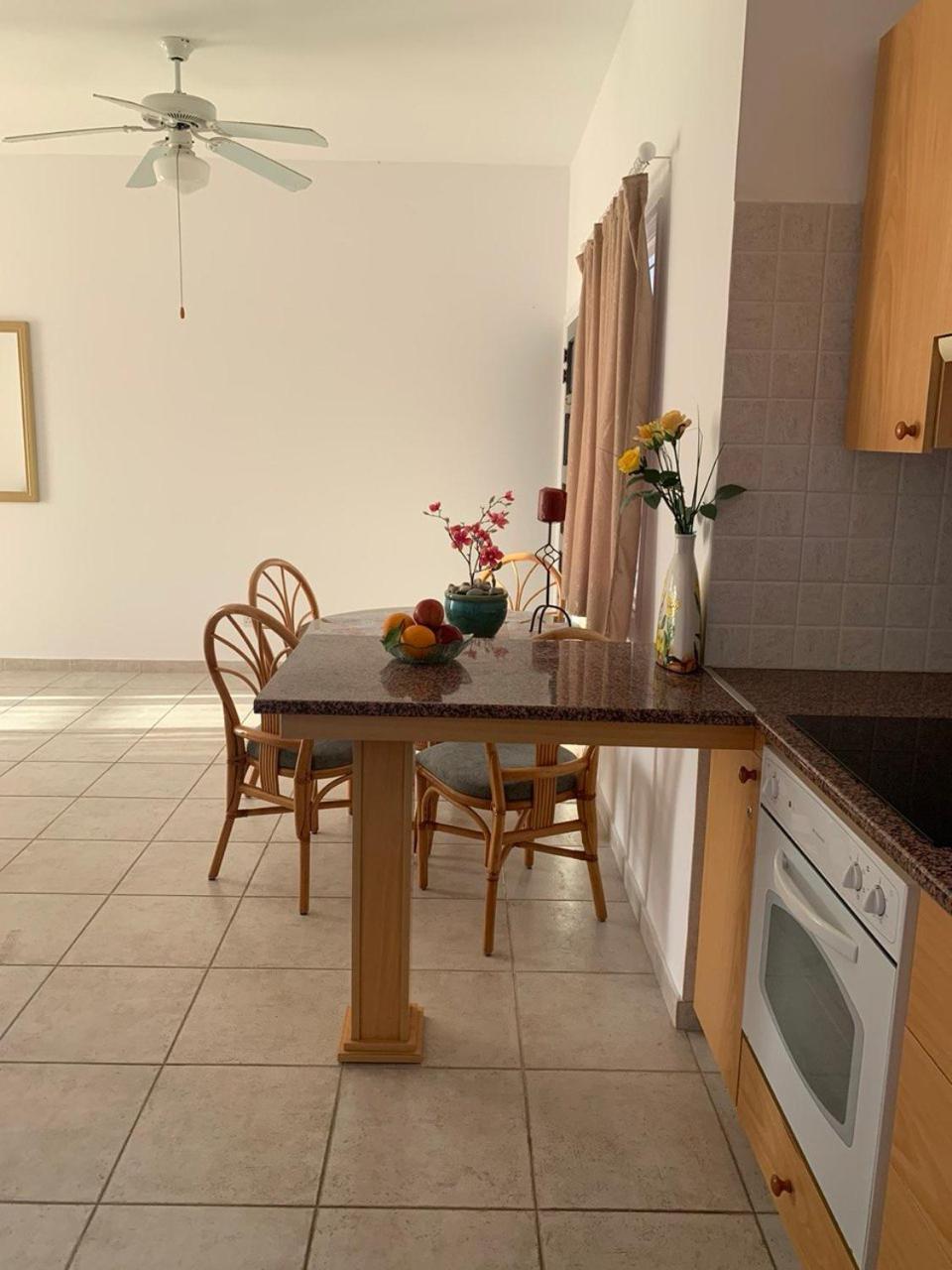 Sirena Kings Apartment Paphos Bagian luar foto
