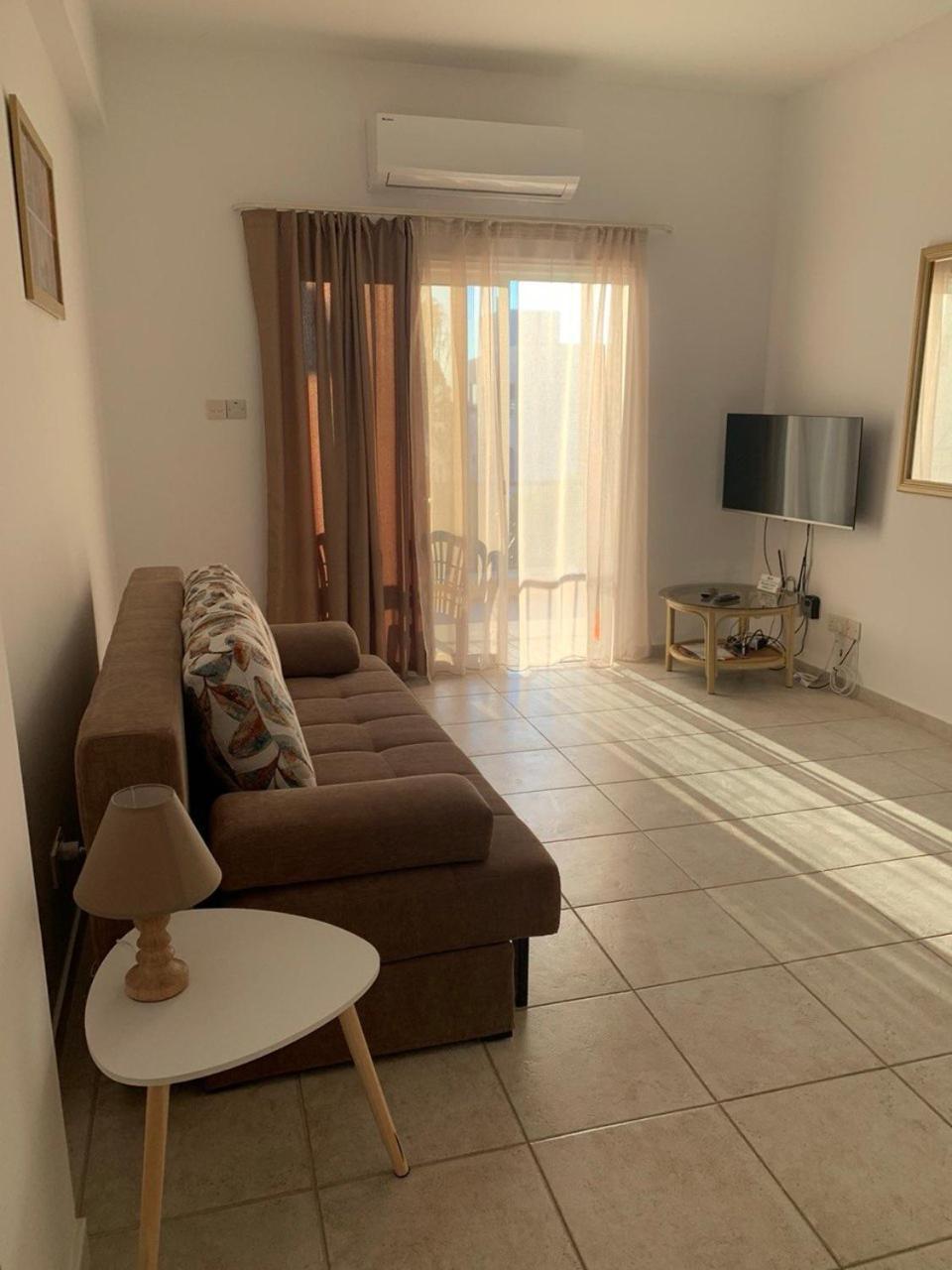 Sirena Kings Apartment Paphos Bagian luar foto