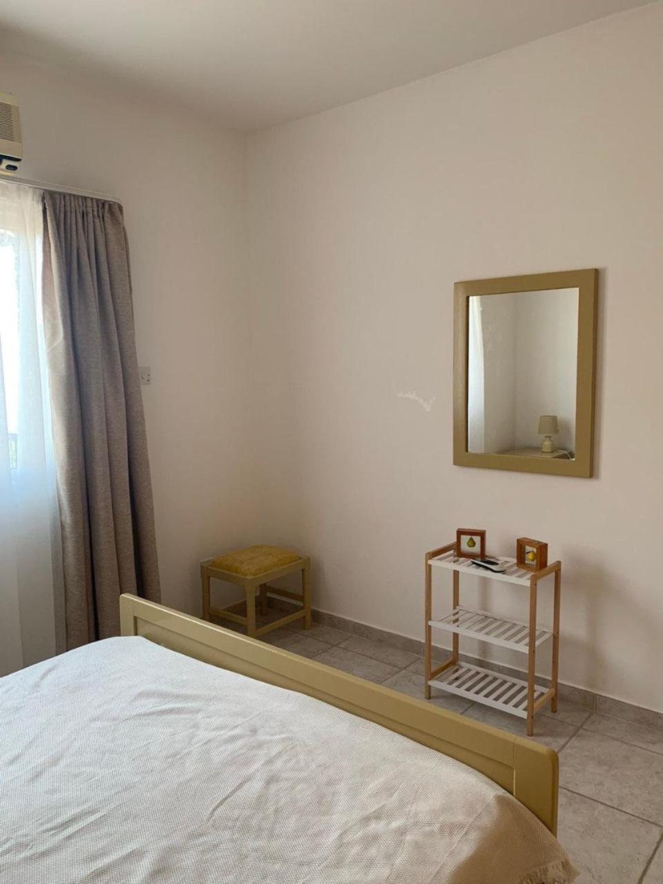 Sirena Kings Apartment Paphos Bagian luar foto