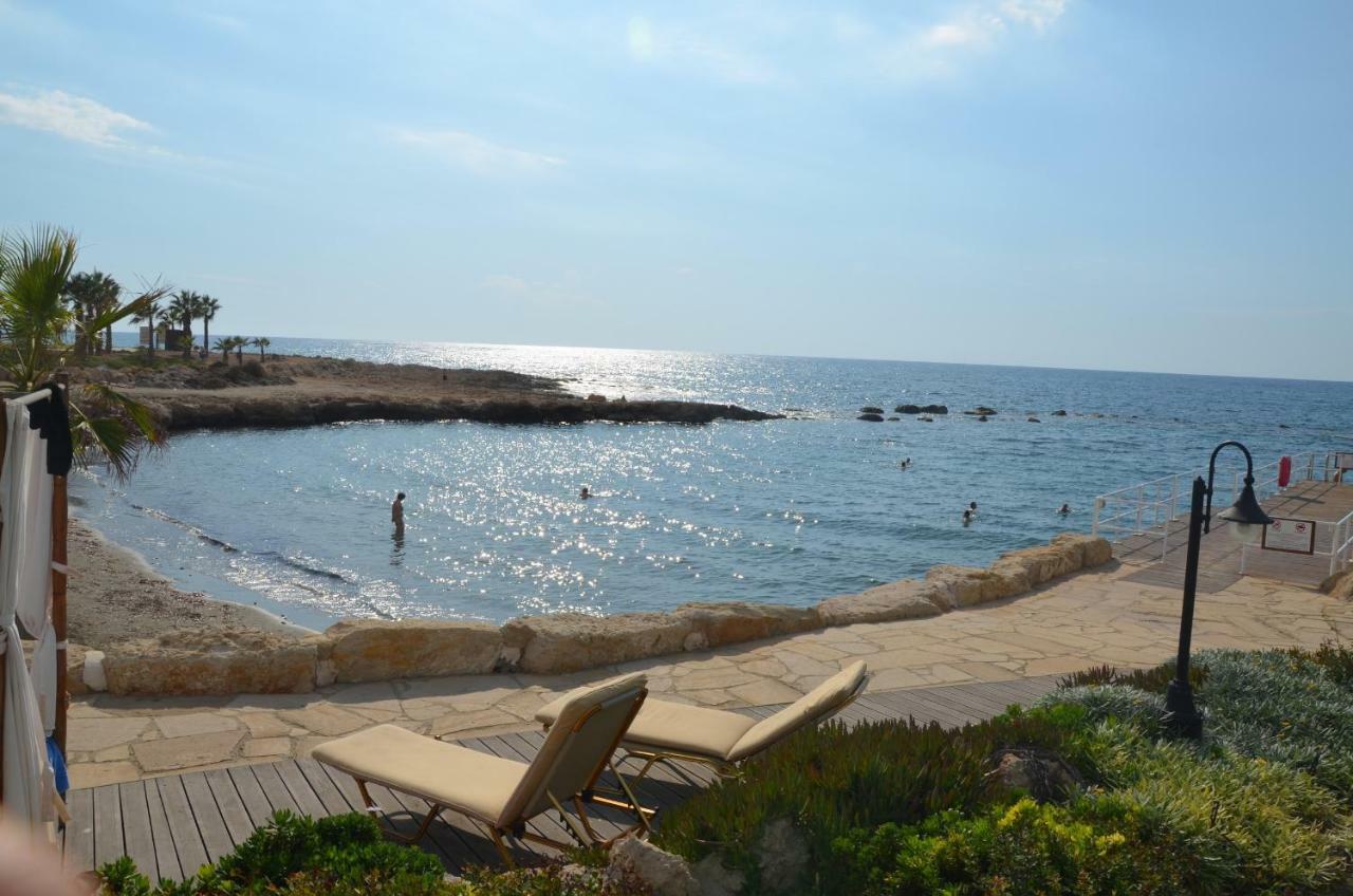 Sirena Kings Apartment Paphos Bagian luar foto