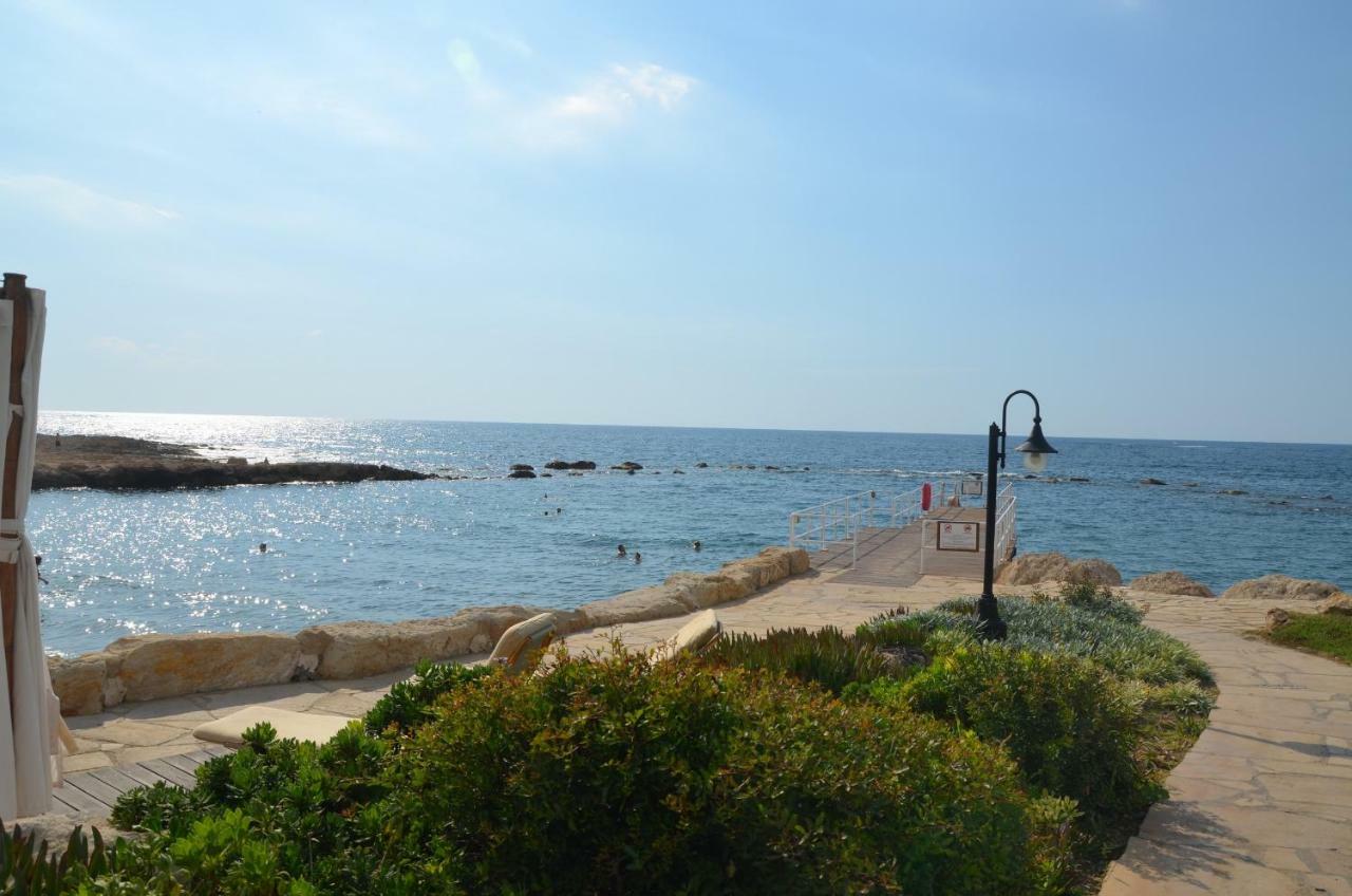 Sirena Kings Apartment Paphos Bagian luar foto